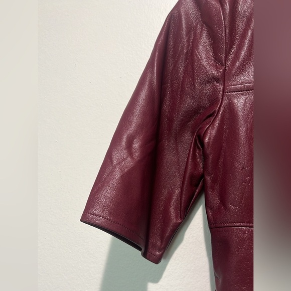 GUESS maroon pleather zip-up crop top Size Small EUC - Picture 6 of 6